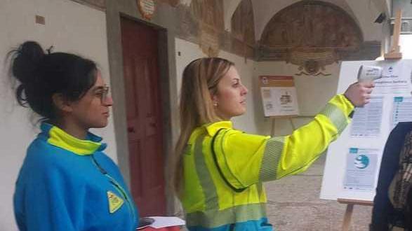 Volontari impegnati nei controlli alle aziende