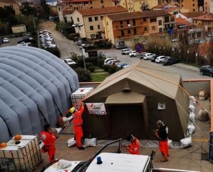 Ventenne positiva al Covid-19, in ospedale invece tamponi negativi 