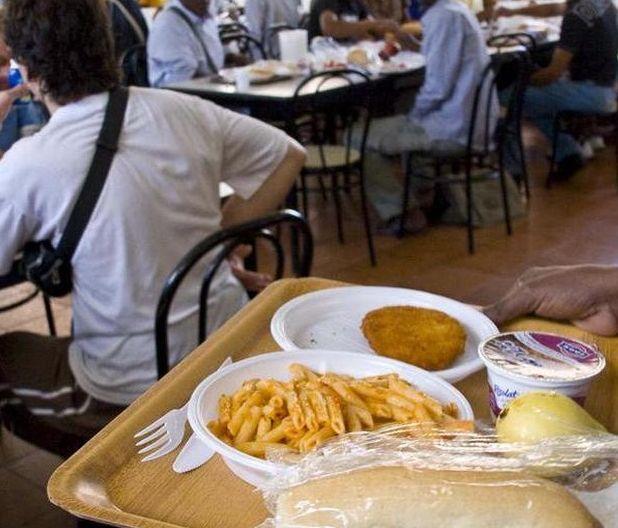 La mensa è chiusa, ma la generosità non si ferma 
