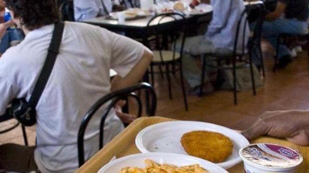 La mensa è chiusa, ma la generosità non si ferma