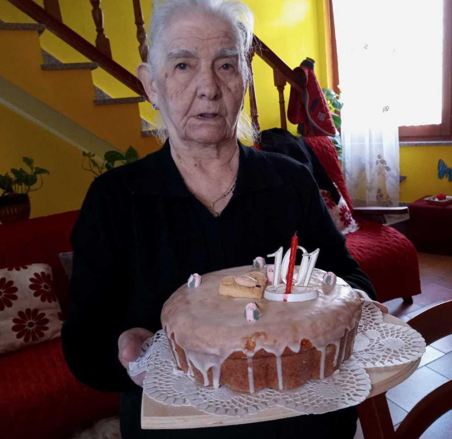 Zia Maria Laconi compie 101 anni 