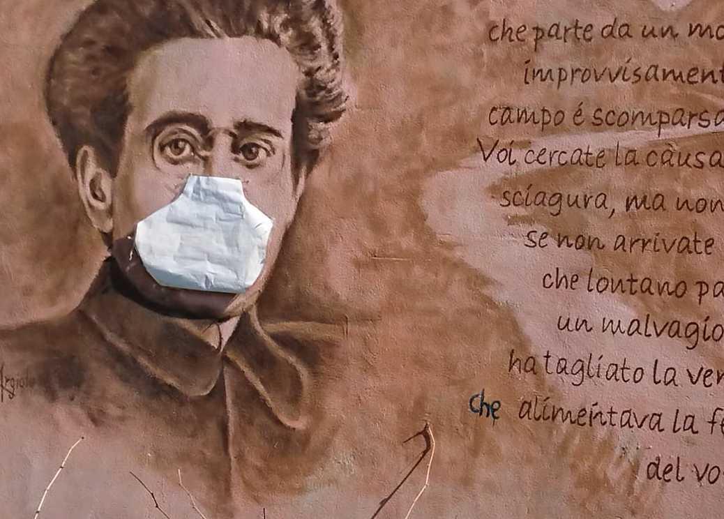 Anche Gramsci con la mascherina