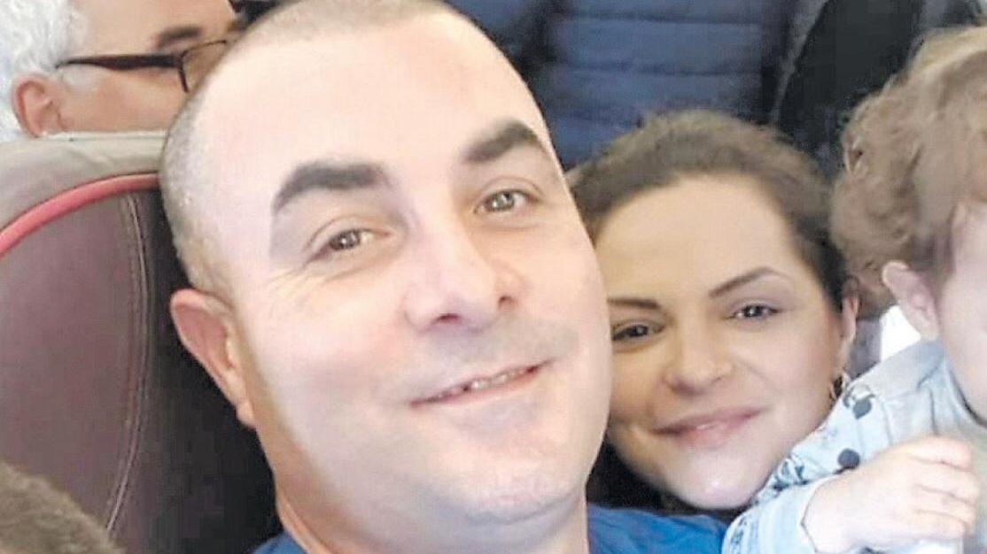 Gian Mario Fazzi con la moglie: è bloccato anche insieme ai due figli in Romania