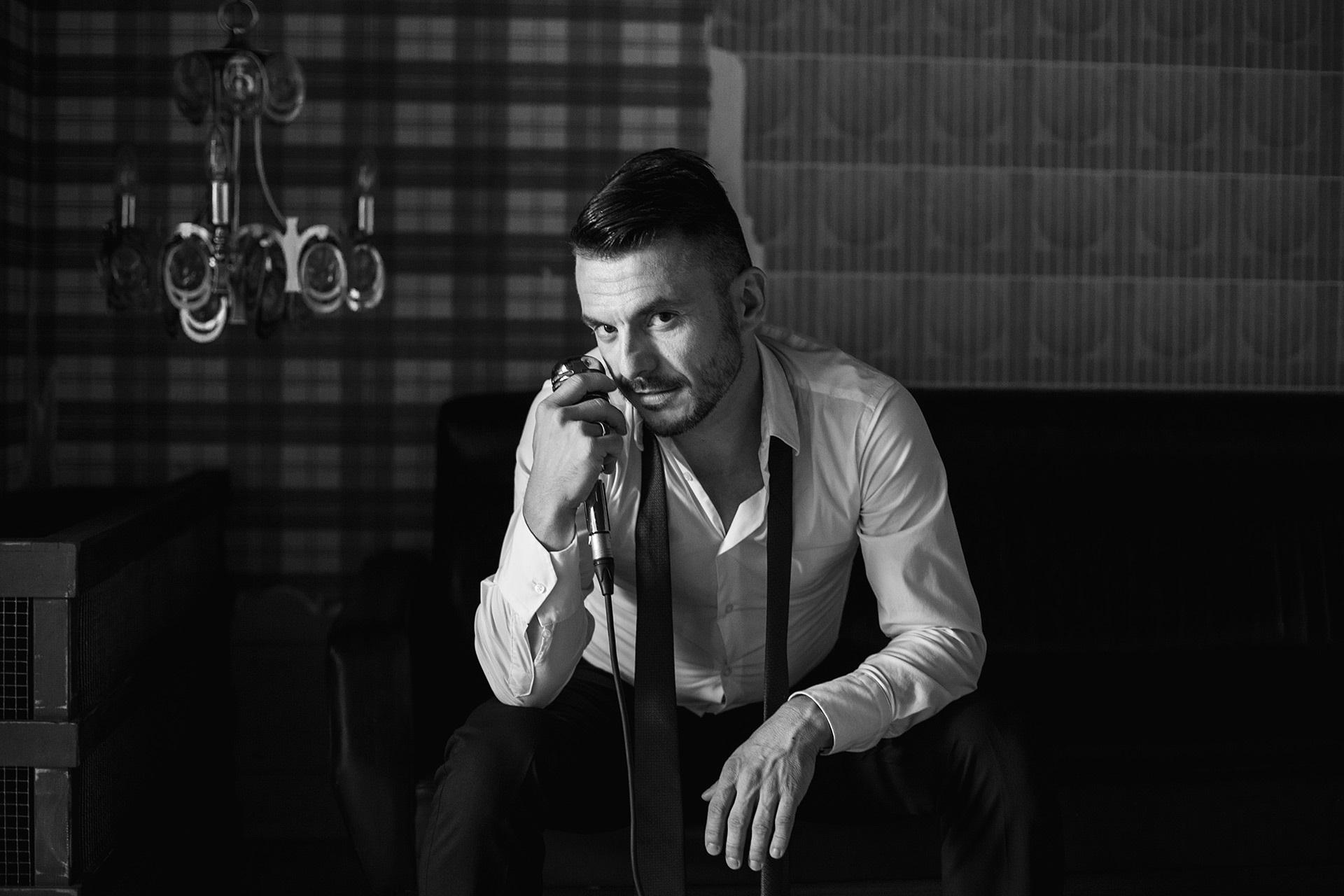 Fabio Bidinelli canta la speranza con "Un metro da te"