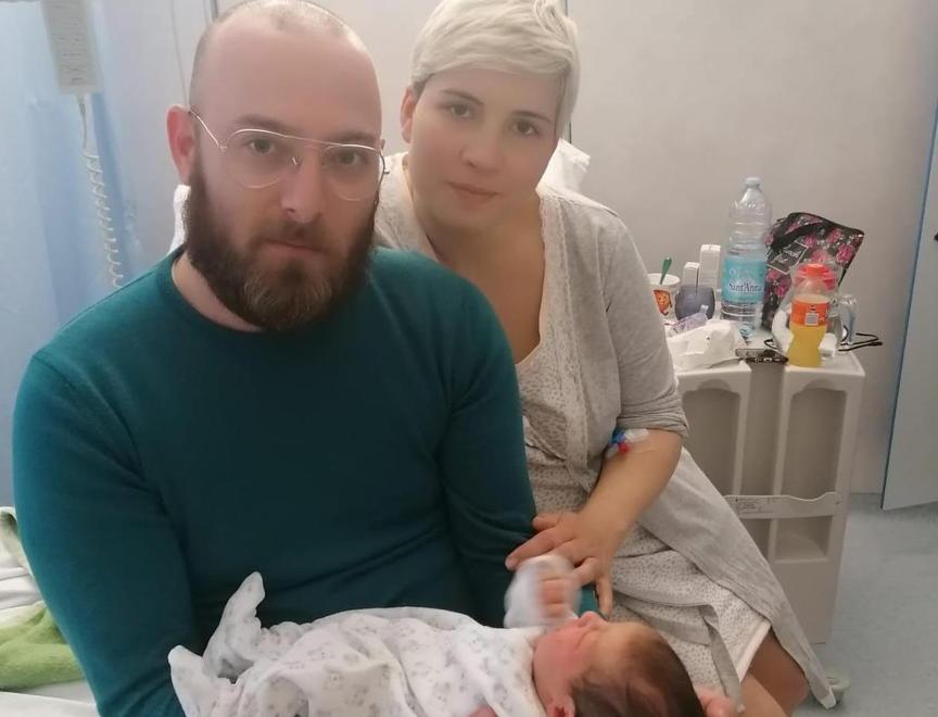 La speranza che rinasce con il primo vagito di Chloe 
