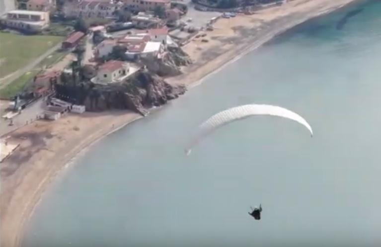 Volo con il parapendio al Giglio: «Ero solo e lontano da tutti»