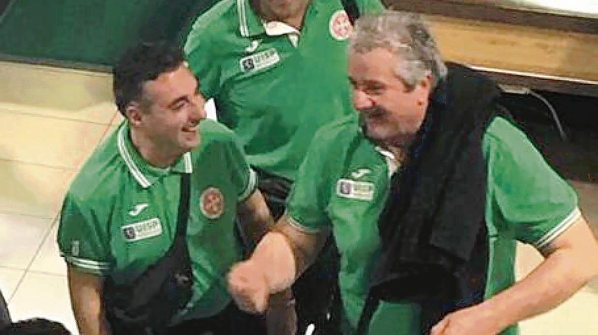 Stefano Cavero insieme ad alcuni compagni di squadra durante un torneo