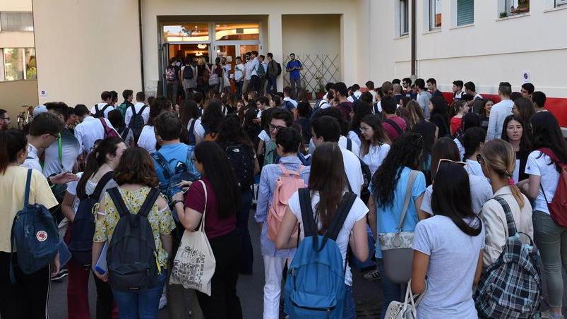 Nessuno perderà l’anno scolastico e anche l’esame di Stato si farà... ma online