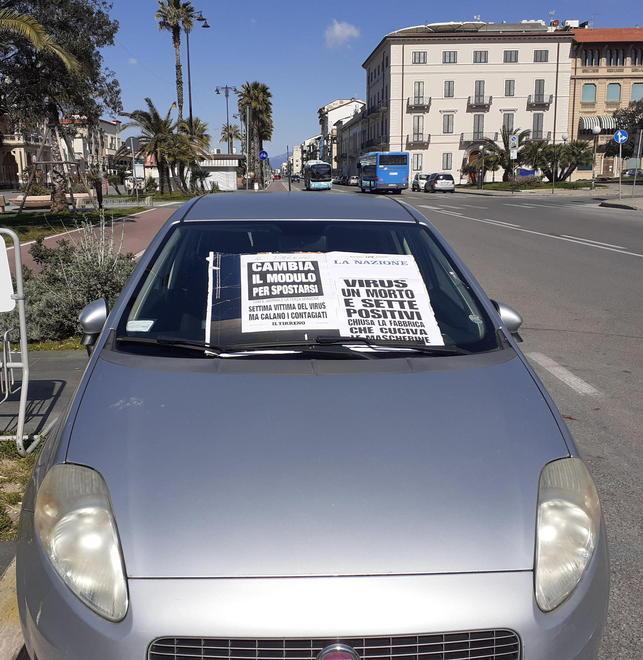 Auto usata come civetta per vendere i quotidiani