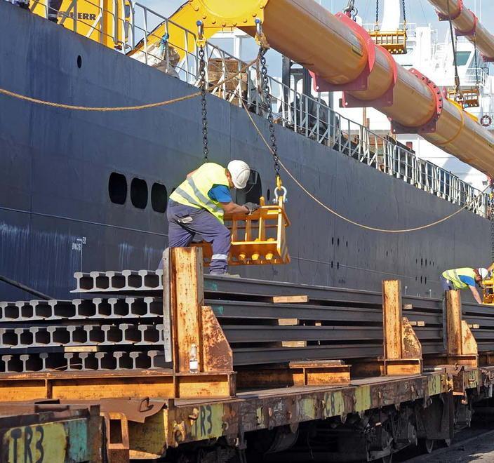 «Jsw e Piombino Logistics, in corso attività non essenziali»