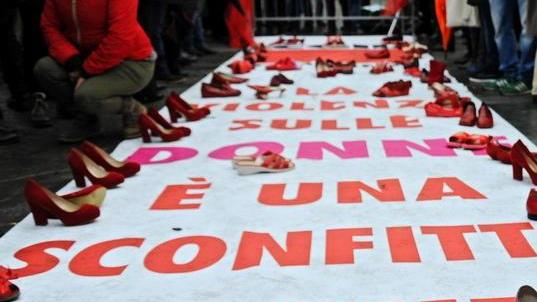 «Mascherina 1522»: così le donne potranno denunciare le violenze