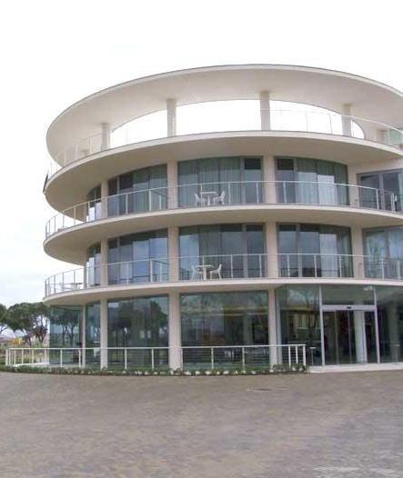 Croceristi in quarantena in due alberghi in città 