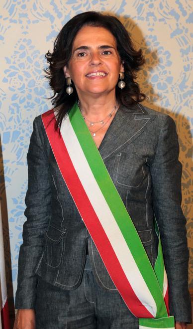 La sindaca «Sanificare le strade è inefficace» 