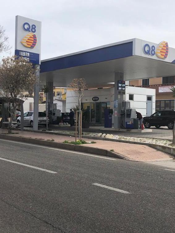 Riapre il distributore di carburante 