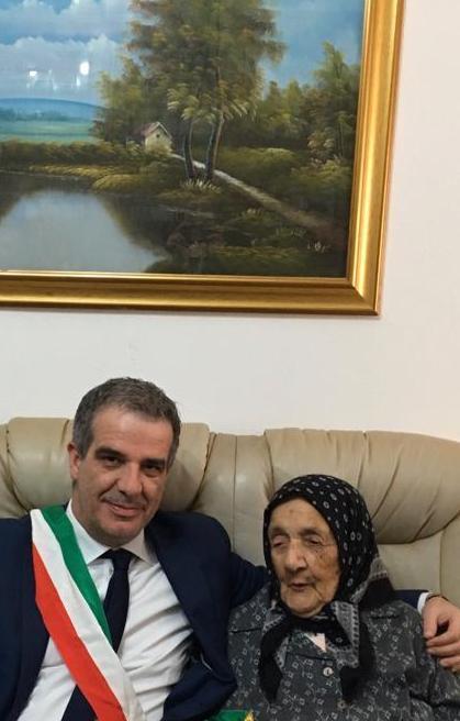 Scompare a 104 anni la nonnina del paese