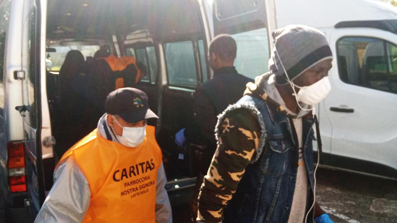 «Immigrati, è allarme centinaia non hanno i soldi per mangiare»