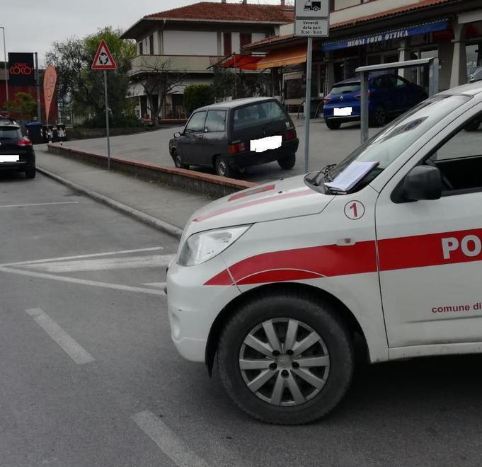Un posto di blocco della Polizia municipale di Carmignano