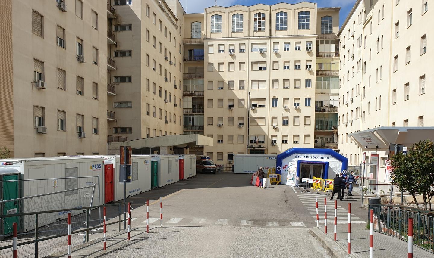 Coronavirus, mancano le mascherine: è emergenza al Santissima Annunziata di Sassari