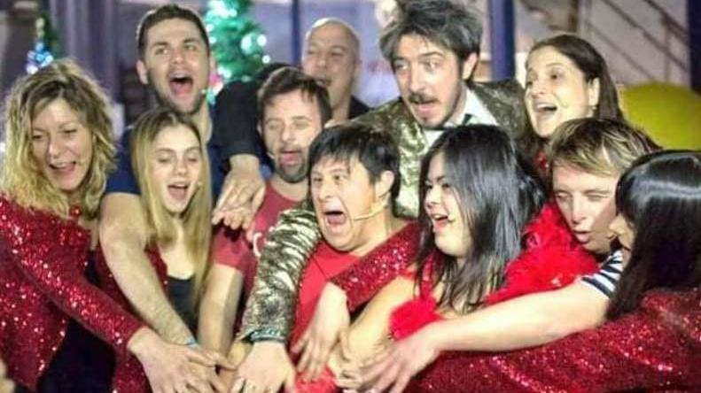 Fedez vince la gara Vip e dona il premio ai Mayor von Frinzius. Giannini: «Grazie»