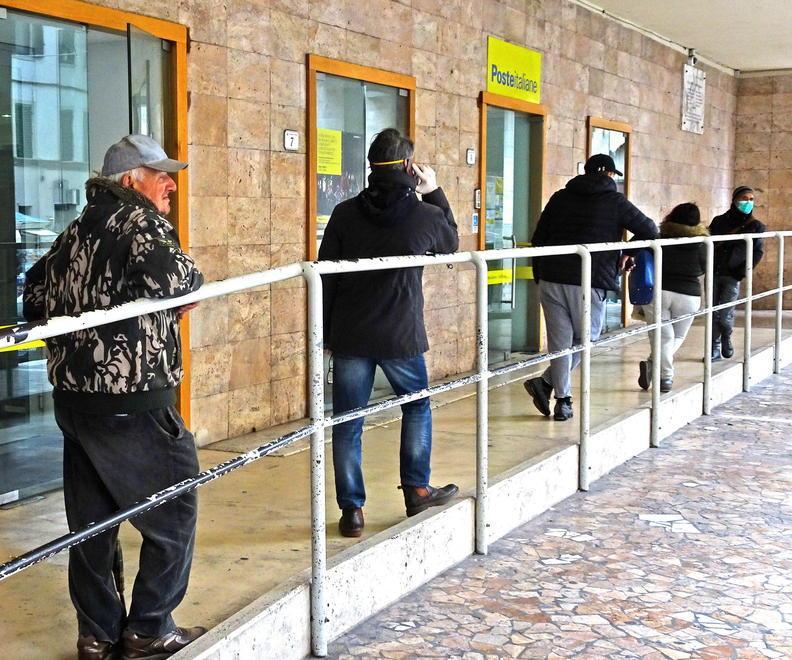 Il Comune: riaprire l’ufficio postale Ma l’azienda dice no 