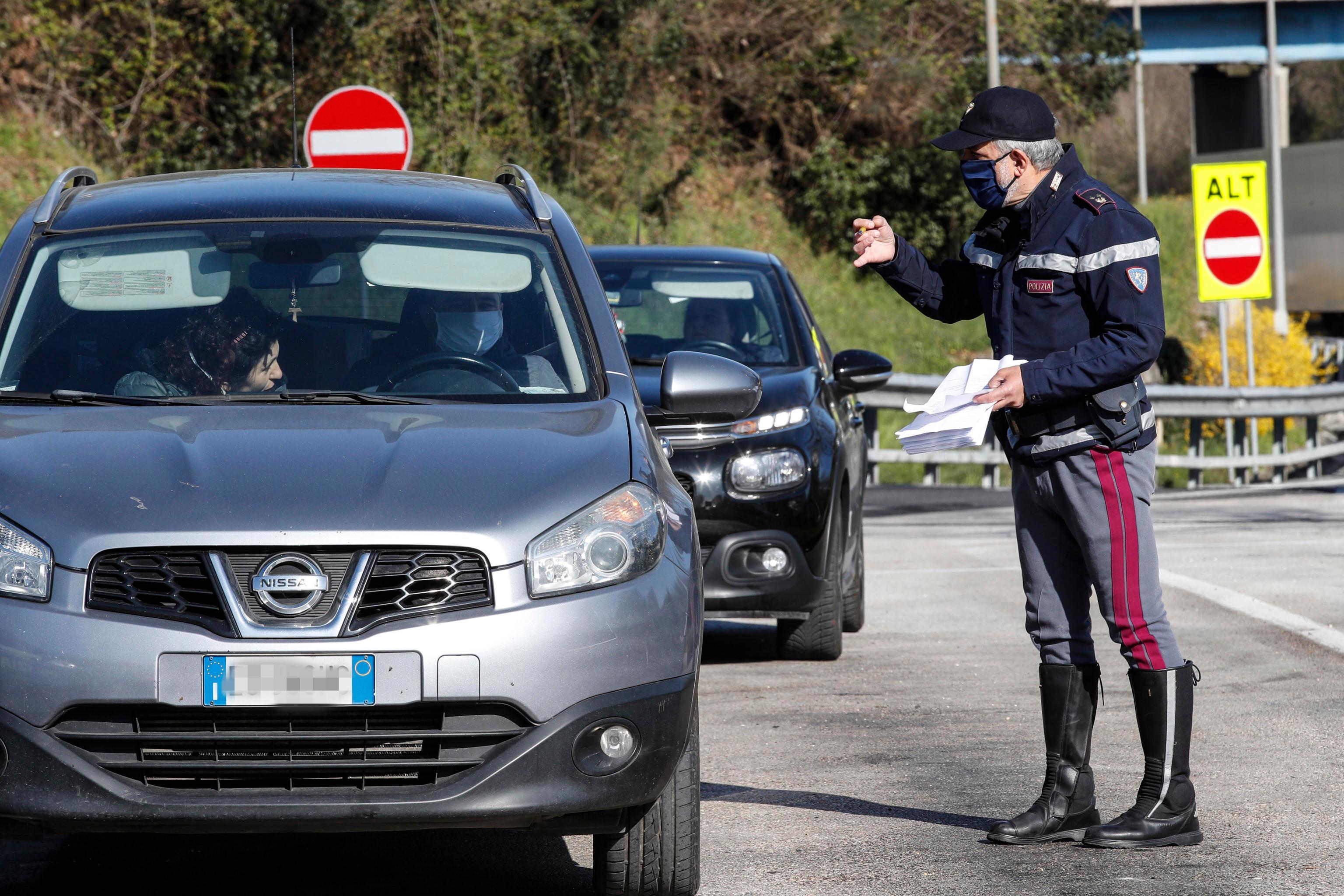 Spostamenti per lavoro sempre "autocertificati"