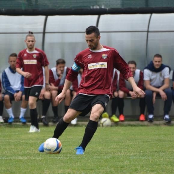 Giacomo Marchiseppe in azione con la maglia amaranto