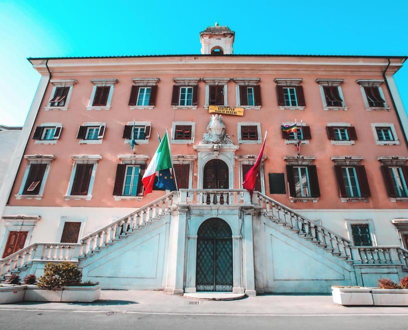 Coronavirus, aiuti per 833mila euro a Livorno. Il sindaco: «C’è da capire a chi vanno dati» 