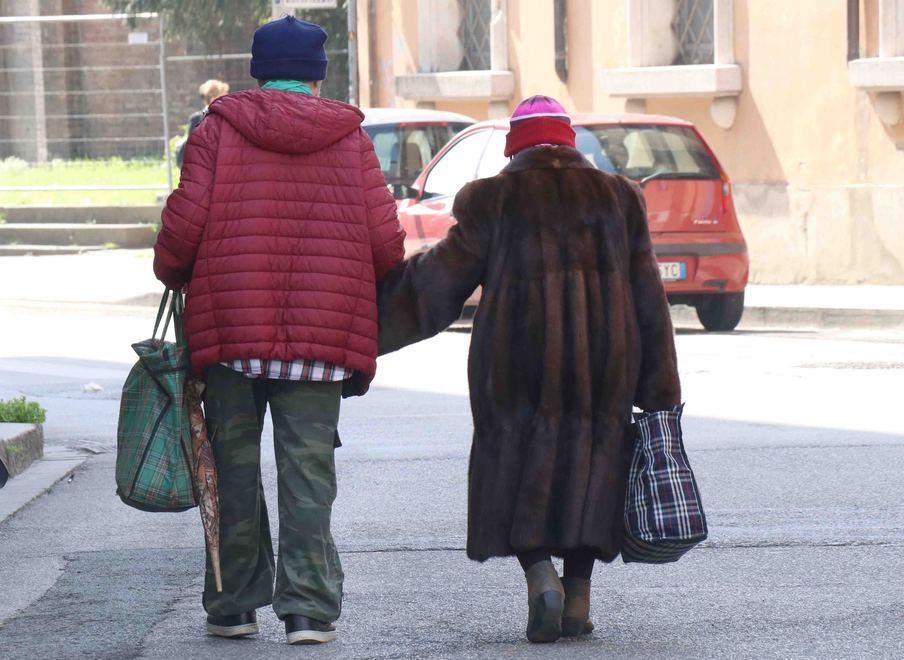 Alberone di Cento, tre decessi e un ricoverato grave su 900 abitanti 