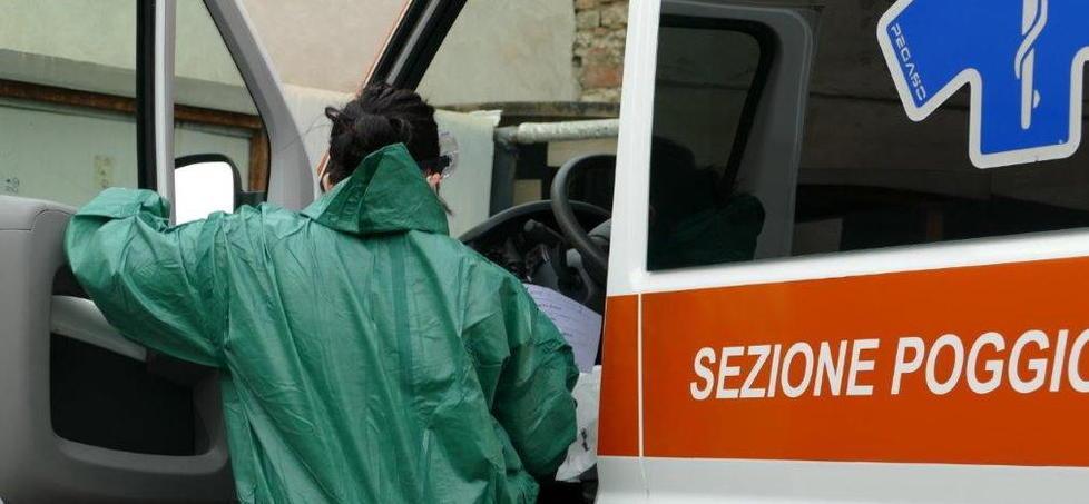 L’ambulanza della Pubblica Assistenza di Poggio a Caiano dedicata al soccorso dei pazienti con sintomi da coronavirus