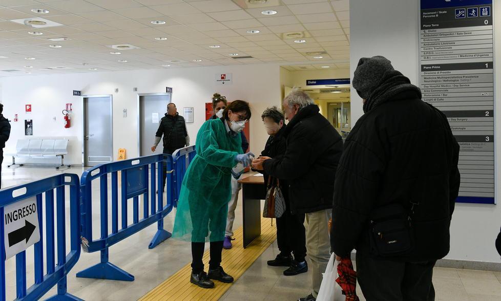 Il Covid-19 fa altre tre vittime in Lucchesia Muore anche uno storico farmacista 