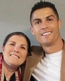Ronaldo sta a casa con mamma