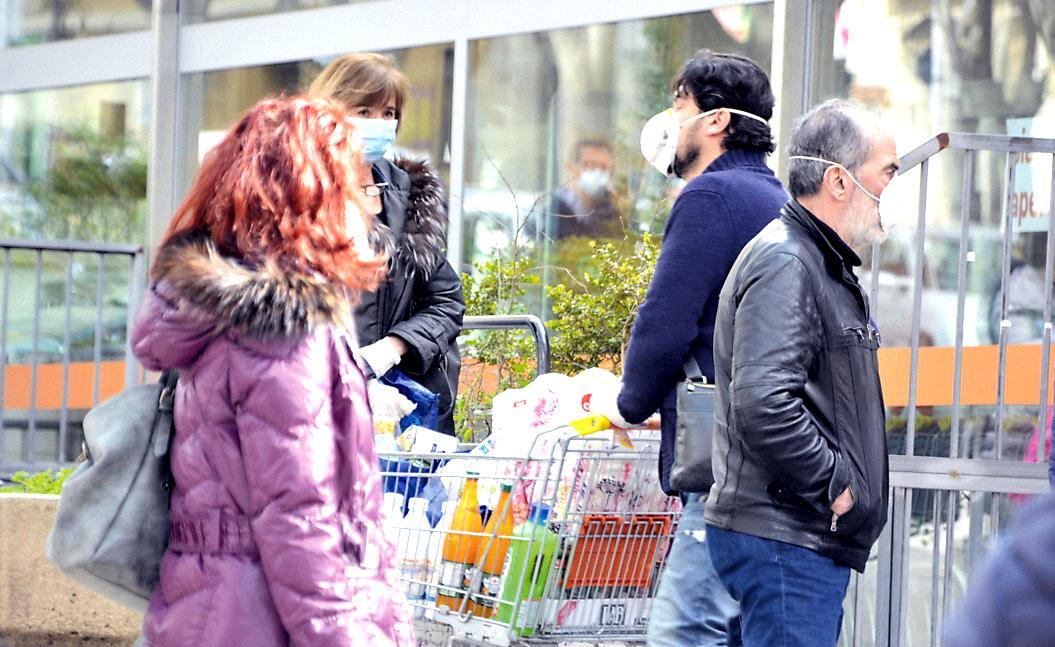 Il dottor G e la spesa sospesa: «Aiutiamo chi ha bisogno» 