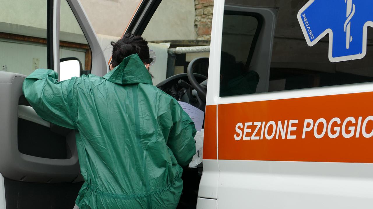 Un'ambulanza Covid della Pubblica Assistenza