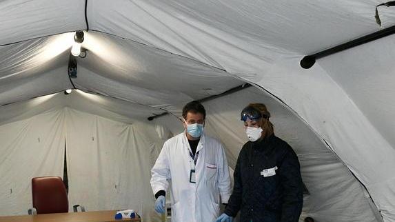 Contagi in calo anche in Lucchesia: 21 tra Piana e Valle, nessun morto