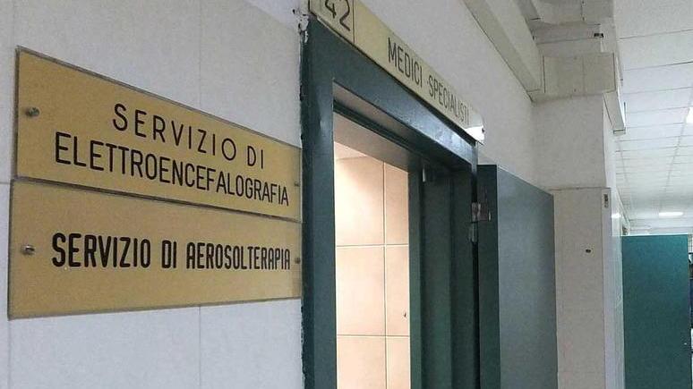 Aumentano i positivi tra agenti e medici