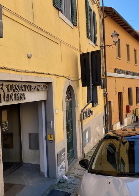 Bpm chiude lo sportello, protestano i larigiani
