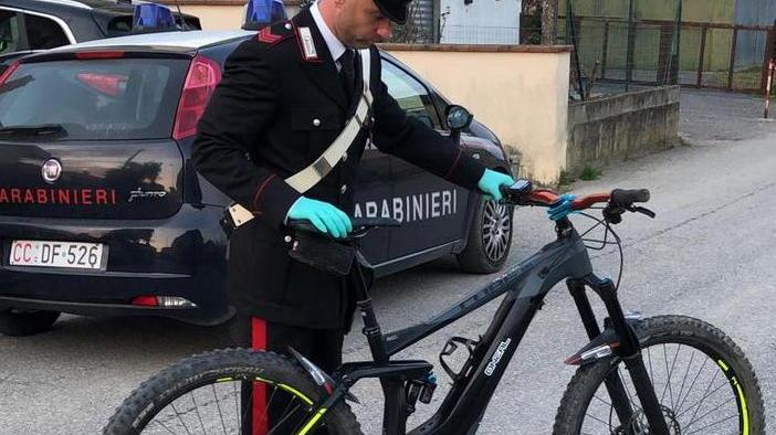 La bicicletta recuperata dai carabinieri di Quarrata