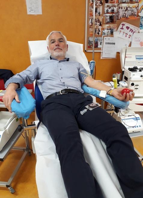 Luciano Verdiani al Centro trasfusionale in occasione della sua ultima donazione (la novantaduesima)