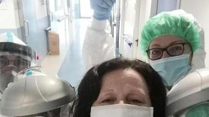 Manuela è uscita dall’incubo più brutto: «Il virus è un mostro che ti consuma»