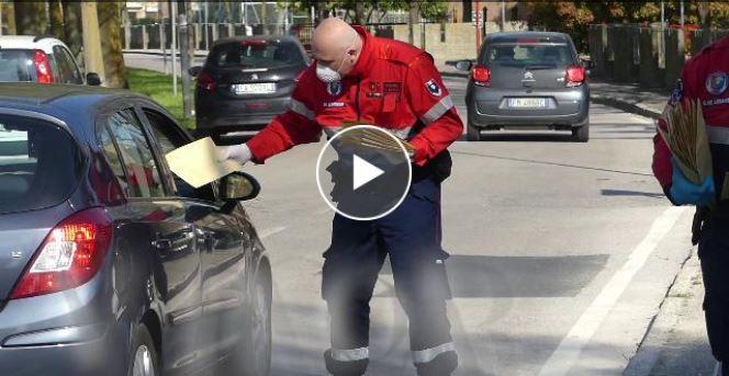 Mascherine del Comune di Ferrara, il secondo giorno di distribuzione va via liscio