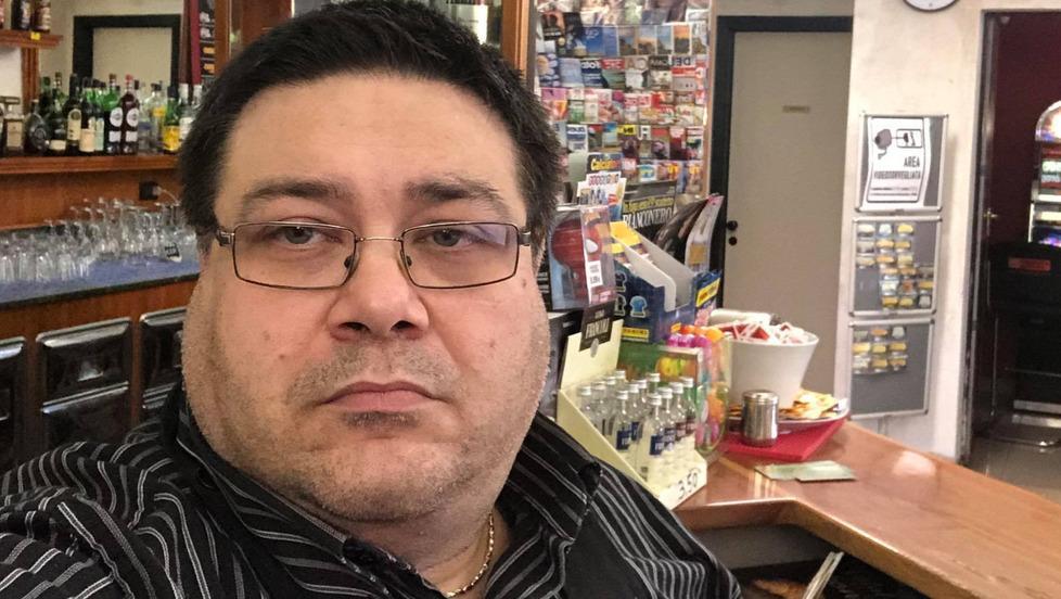 Andrea Verona è il titolare del bar tabacchi edicola “Le ginestre” di Puianello
