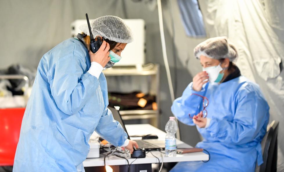 «Auto-tassiamoci per fare i tamponi a tutti i residenti»