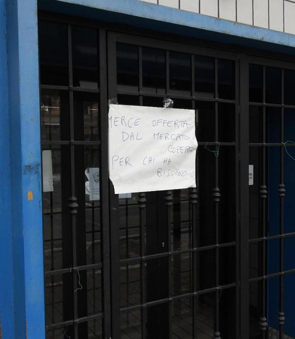 Senza reddito di cittadinanza né cibo: scatta la gara solidale
