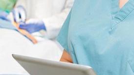 Un tablet per restituire un sorriso agli anziani