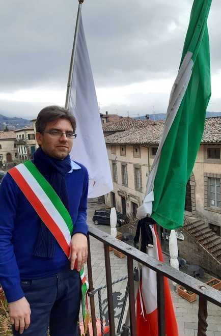 Vicinanza e dolore Così la Maremma si ferma nel ricordo delle vittime del virus 