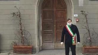 Con il sindaco un minuto di silenzio per morti
