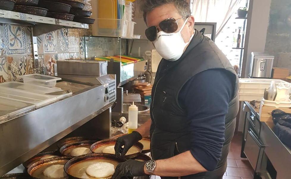 Il ristorante riapre le porte e sforna pizze per Cisanello «Grazie per ciò che fate» 
