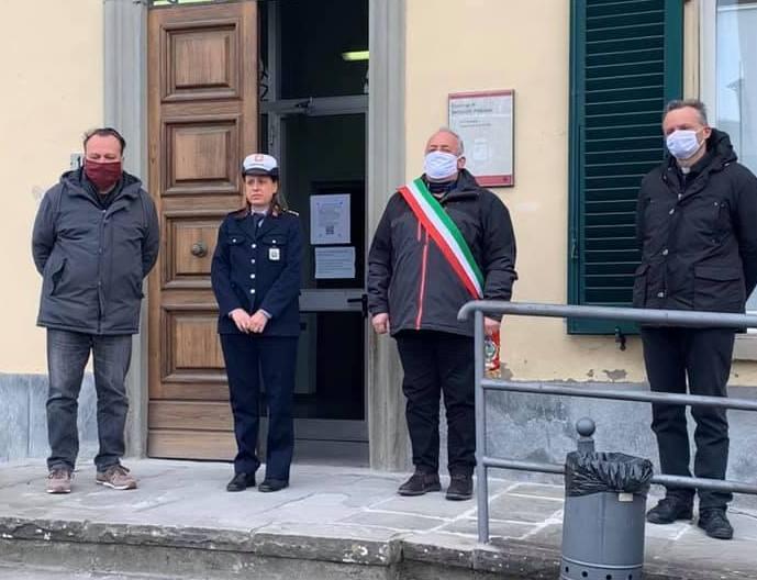 Tutti i sindaci in silenzio per ricordare i morti e lo sforzo eroico dei lavoratori della sanità