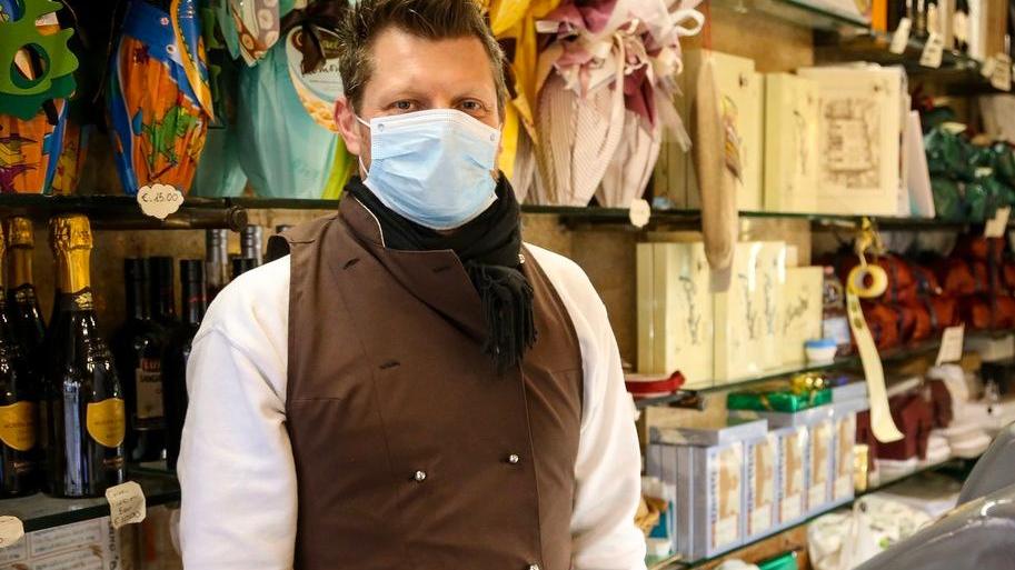 «Spiace perdere il contatto umano»
