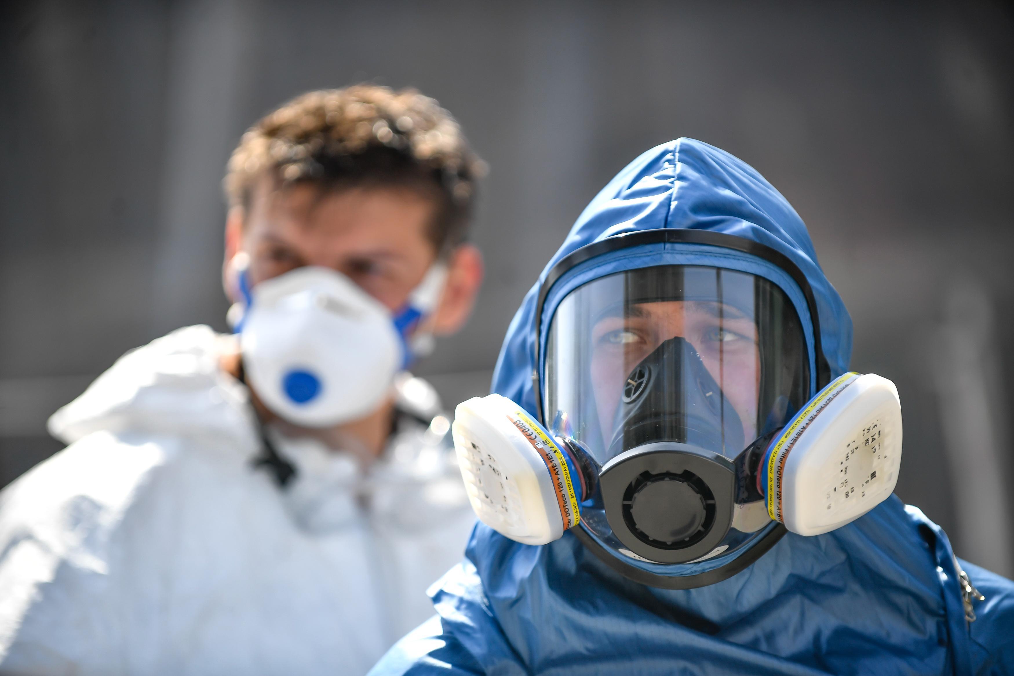 Coronavirus, caso Rsa: strutture per soli positivi o anziani separati in stanze "speciali"